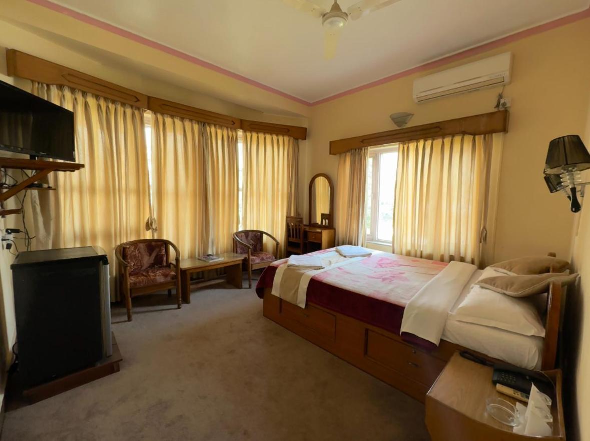 Green Tara Hotel Pokhara Eksteriør bilde