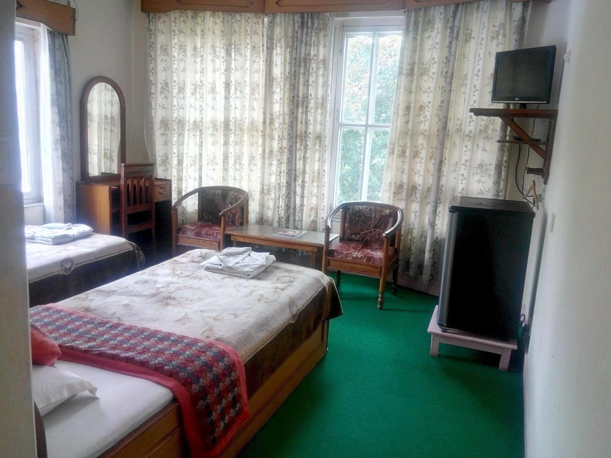 Green Tara Hotel Pokhara Eksteriør bilde