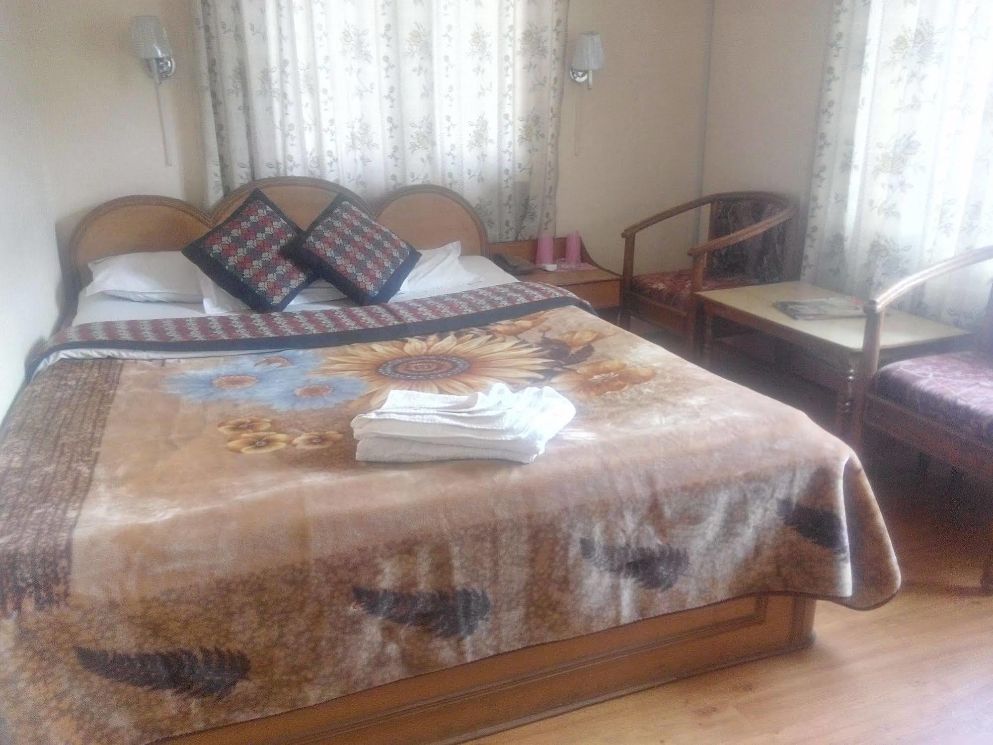 Green Tara Hotel Pokhara Eksteriør bilde