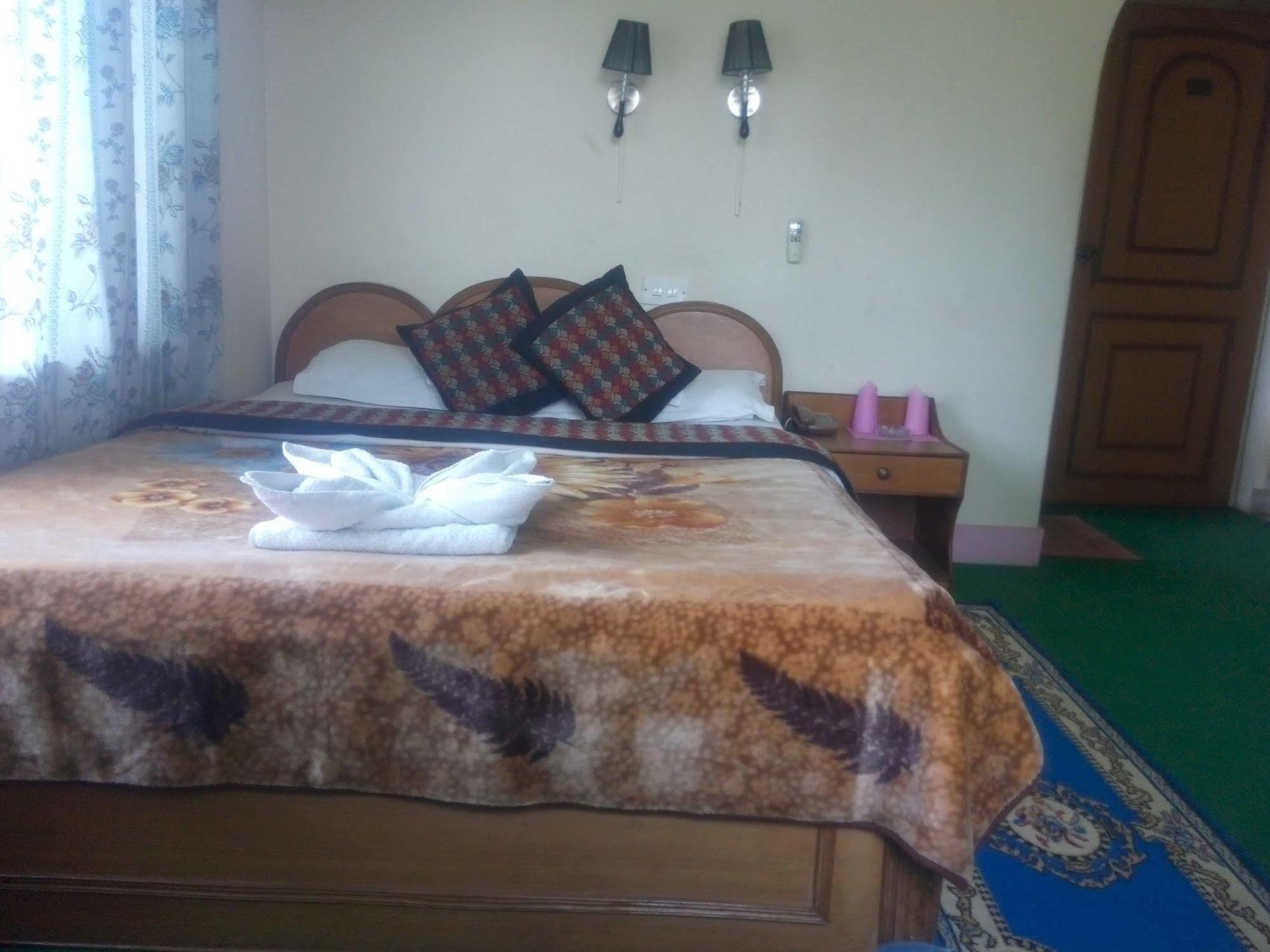 Green Tara Hotel Pokhara Eksteriør bilde